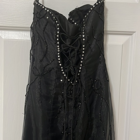 FORMAL DRESS - Picture 3 of 7